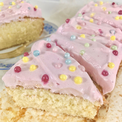 Citronkaka med jordgubbsmarängfrosting