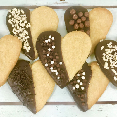 Chokladdoppade mördegshjärtan