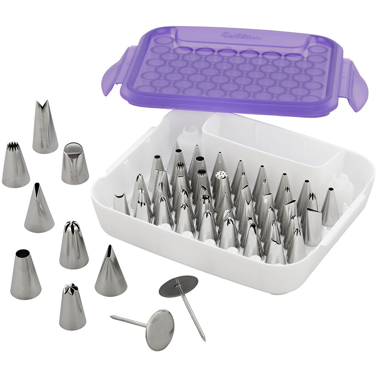 Tyllset Master 55 delar Wilton. Komplett kit med rund-, stjärn-, kronblad- och lövtyllar samt spritspåsar och tillbehör för all typ av spritsning