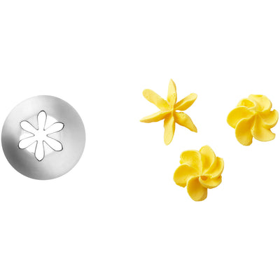 Exempel på spritsningar med Tyll #2D, vackra blomformer och dekorativa blommor som ger tårtor en romantisk känsla.