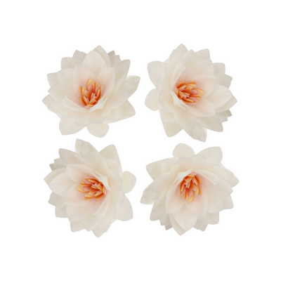 Fyra vita ätbara lotusblommor i oblat från FunCakes