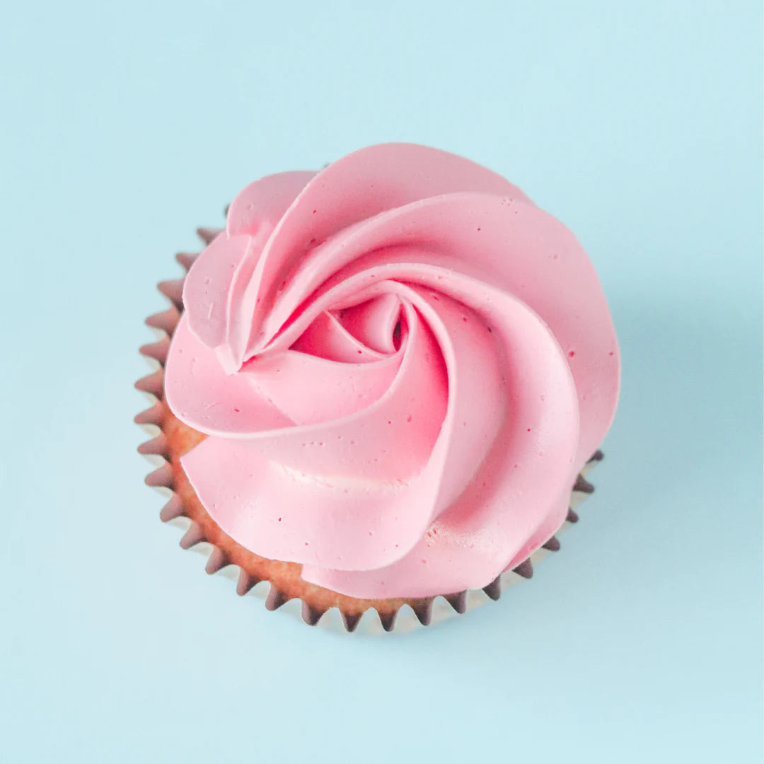 Cupcake med frosting färgad med Colour mill's ätbara rosa färg Candy