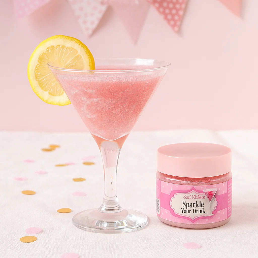 Närbild på rosa drinkglitter som används för att skapa skimrande cocktails