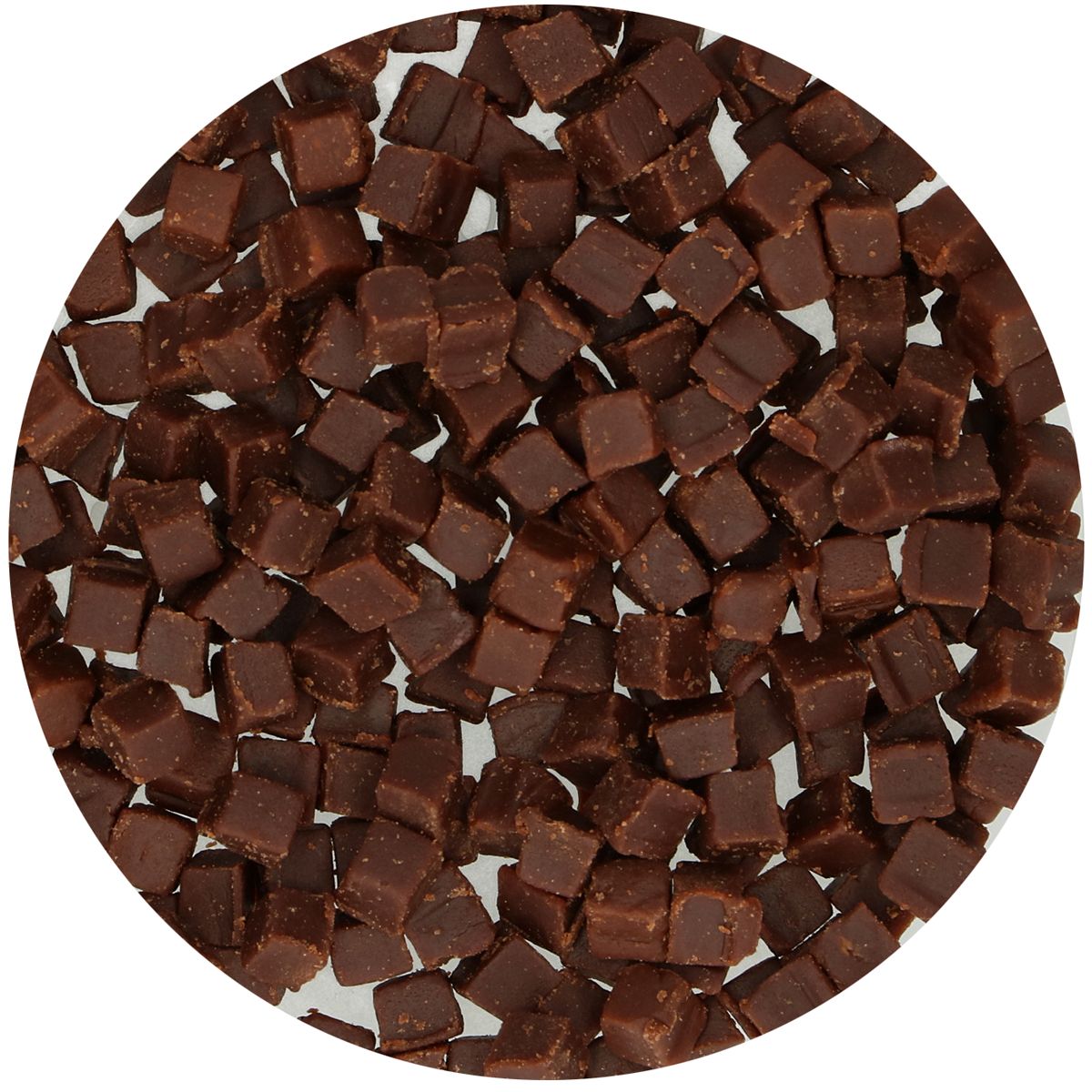 Strössel i form av små fudgebitar i chokladsmak
