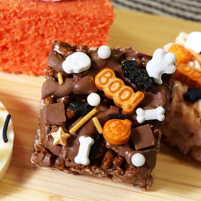 Brownie dekorerad med PME Halloween Jack-o’-Lantern strössel