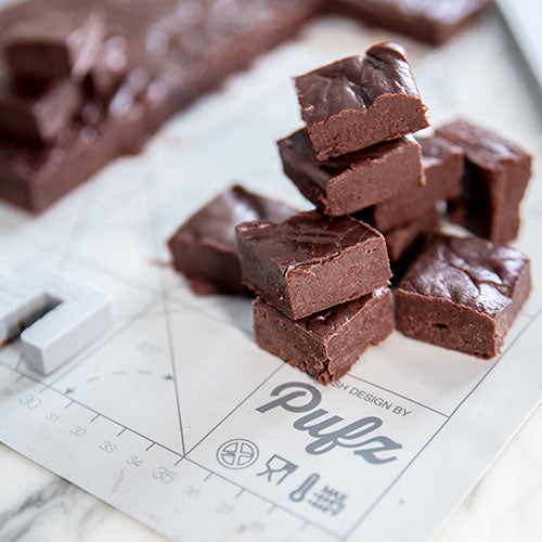 Chokladfudge gjord med gjutbalkar från Pufz