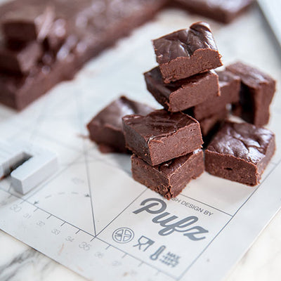 Chokladfudge gjord med gjutbalkar från Pufz