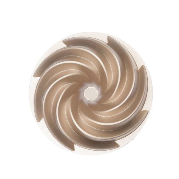 Sockerkaksform Alice 24 cm ovanifrån, spiraldesign i champagnefärg.