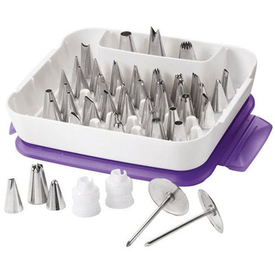 Tyllset Master 55 delar Wilton. Komplett kit med rund-, stjärn-, kronblad- och lövtyllar samt spritspåsar och tillbehör för all typ av spritsning